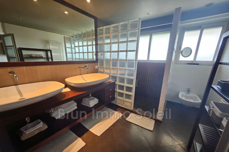 Appartement - 193 m² - 8 pièces