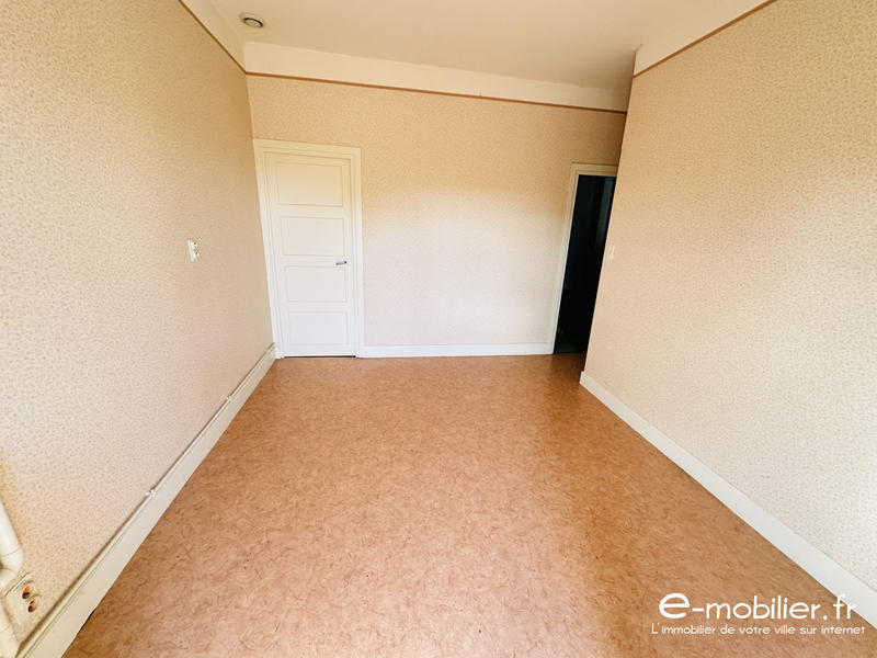 Maison - 220 m² - 8 pièces