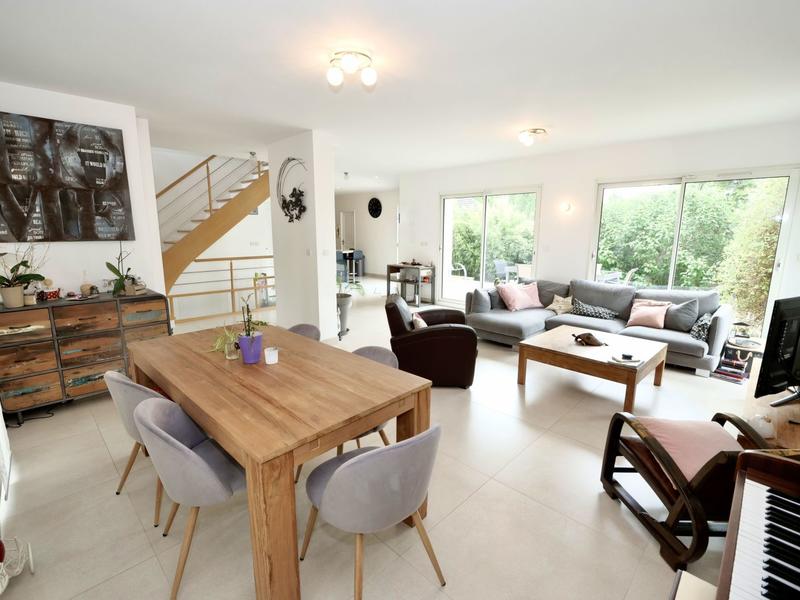 Maison - 180 m² - 6 pièces