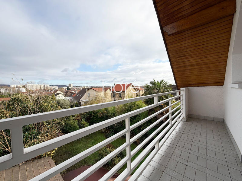 Maison - 210 m² - 8 pièces