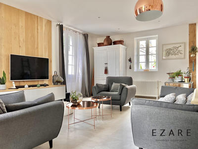 Maison - 219 m² - 7 pièces