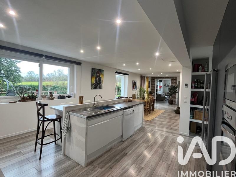 Maison - 210 m² - 8 pièces