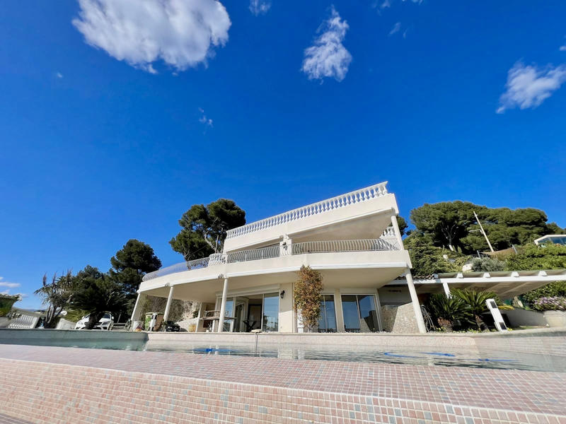 Villa - 240 m² - 5 pièces