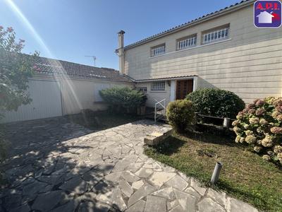 Maison - 163 m² - 6 pièces