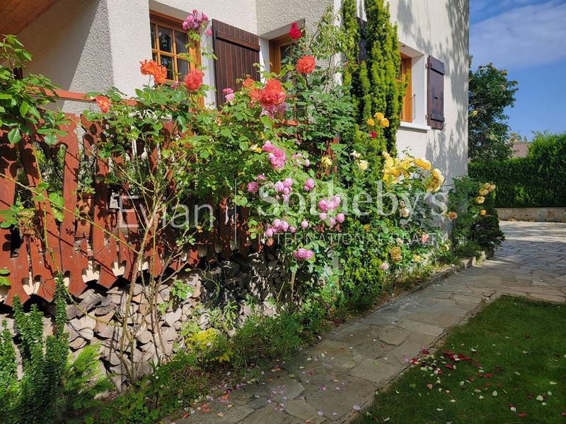 Maison - 256 m² - 10 pièces