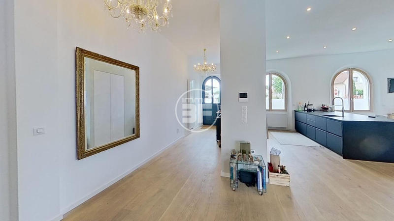 Maison - 308 m² - 8 pièces