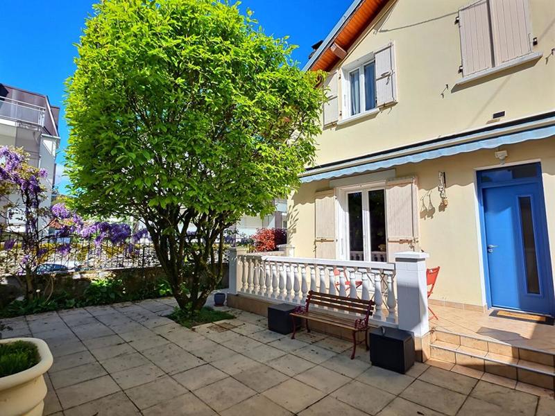 Maison - 159 m² - 8 pièces