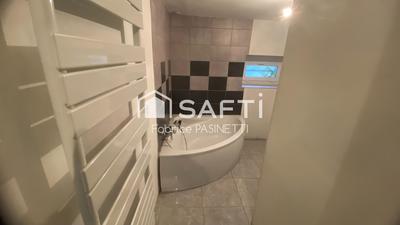 Maison - 180 m² - 5 pièces