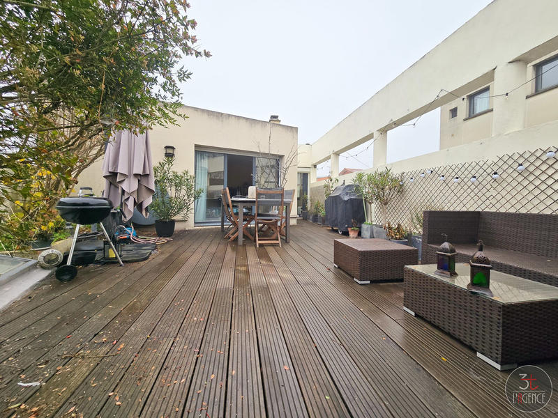 Maison - 227 m² - 6 pièces