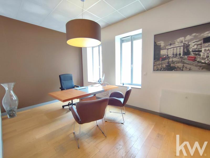 Bureau - 155 m² - 7 pièces