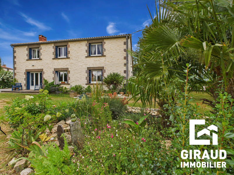 Maison ancienne - 174 m² - 6 pièces