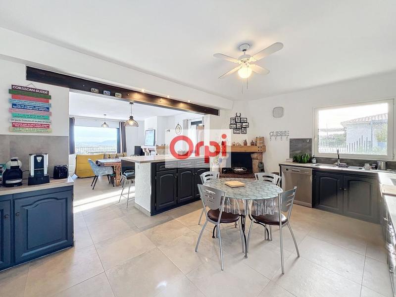 Villa - 263 m² - 8 pièces