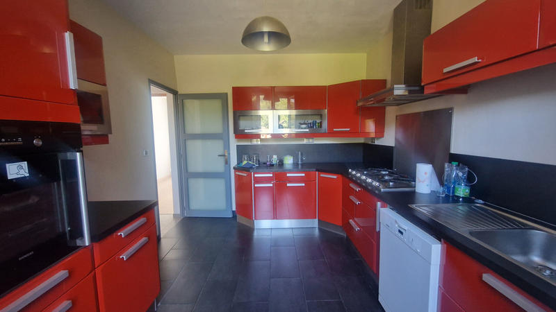 Maison - 140 m² - 8 pièces