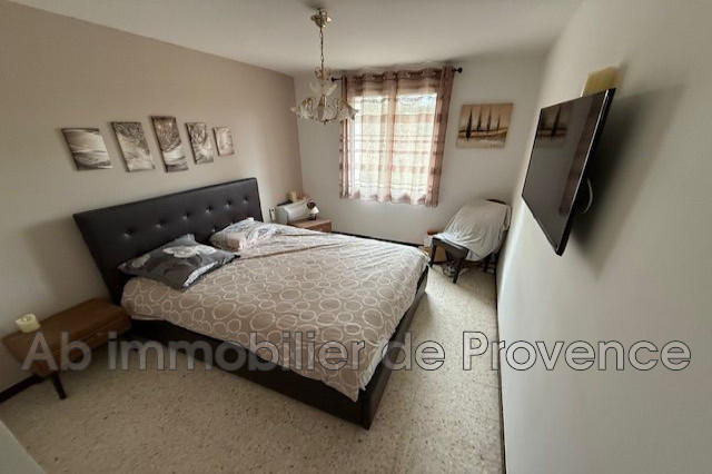 Maison - 9 720 m² - 3 pièces