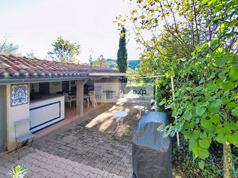 Villa - 152 m² - 8 pièces