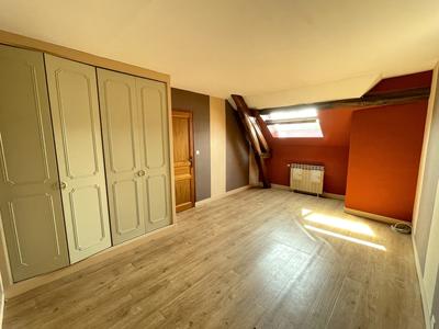 Maison - 203 m² - 8 pièces