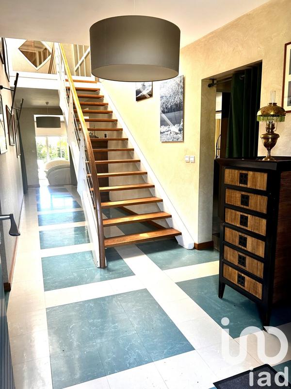 Maison - 250 m² - 10 pièces