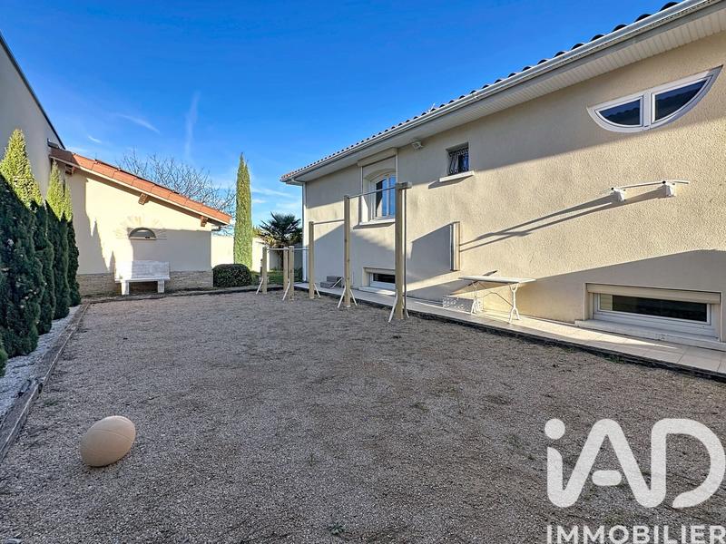 Maison - 260 m² - 8 pièces
