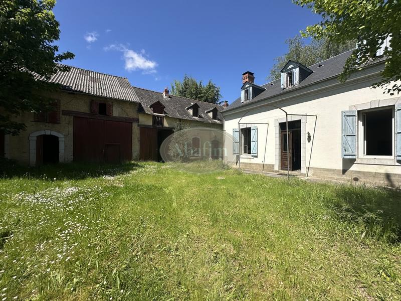 Maison - 230 m² - 8 pièces