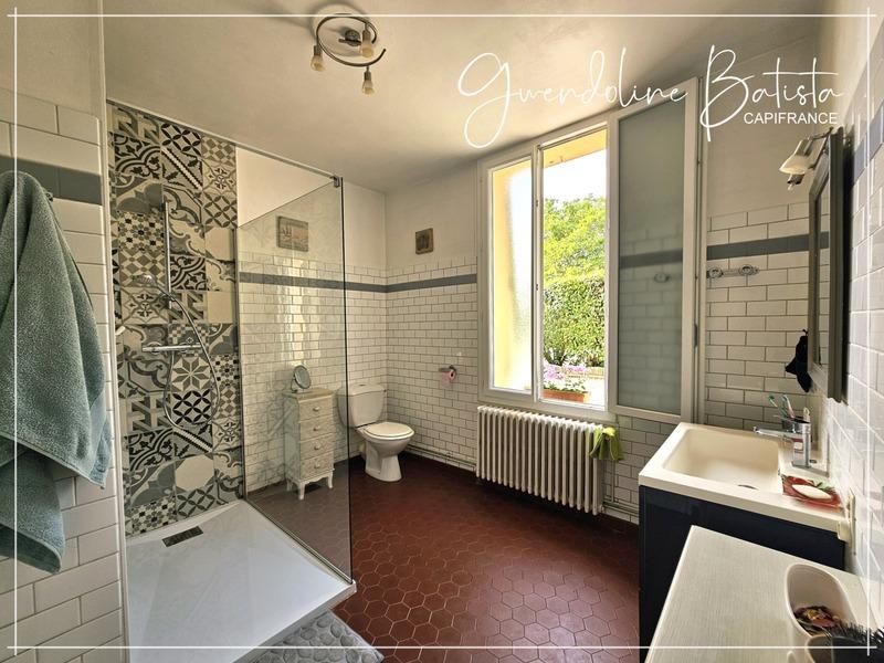 Maison en pierre - 306 m² - 11 pièces