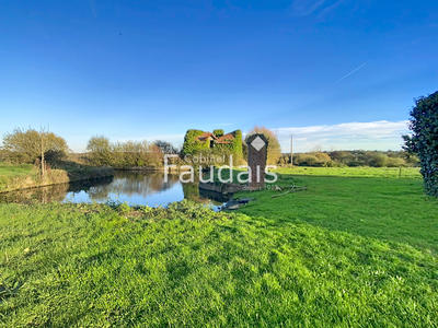 Maison - 382 m² - 13 pièces