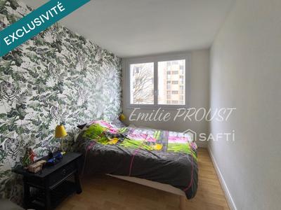 Appartement - 90 m² - 5 pièces