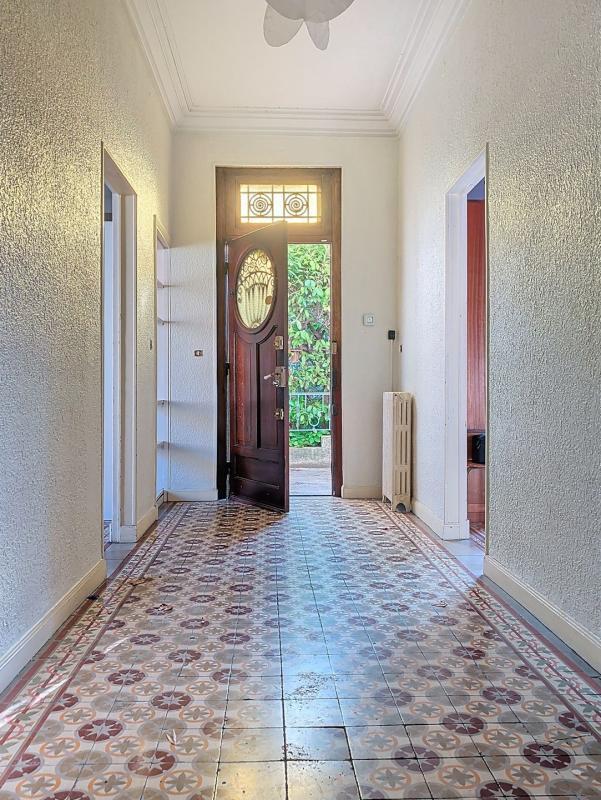 Maison - 230 m² - 8 pièces