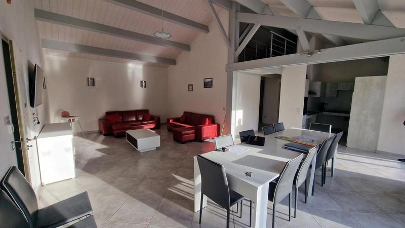 Maison - 186 m² - 5 pièces