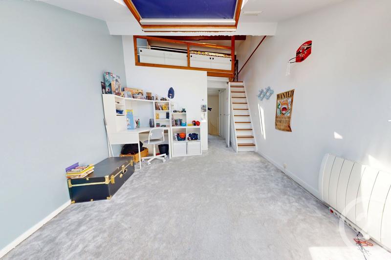 Appartement - 140 m² - 5 pièces