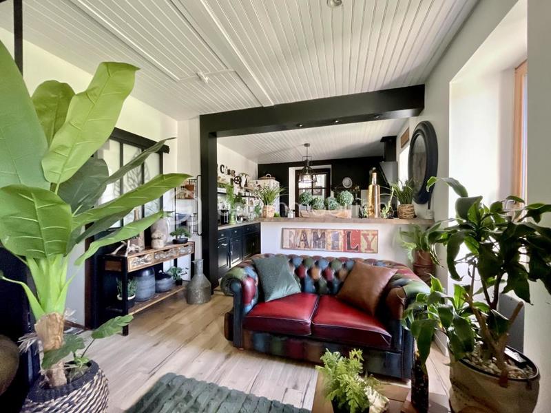 Maison - 278 m² - 10 pièces