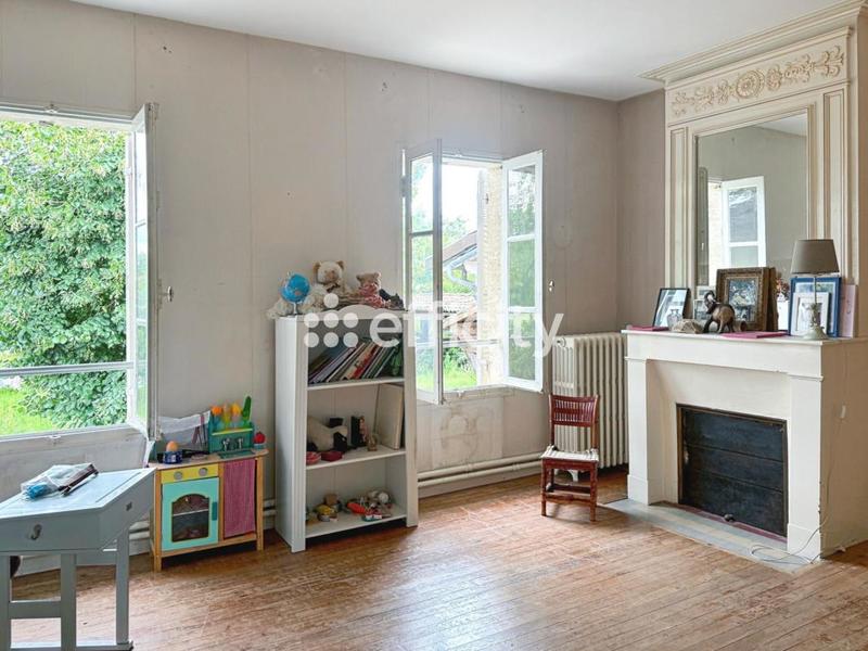 Maison - 352 m² - 9 pièces