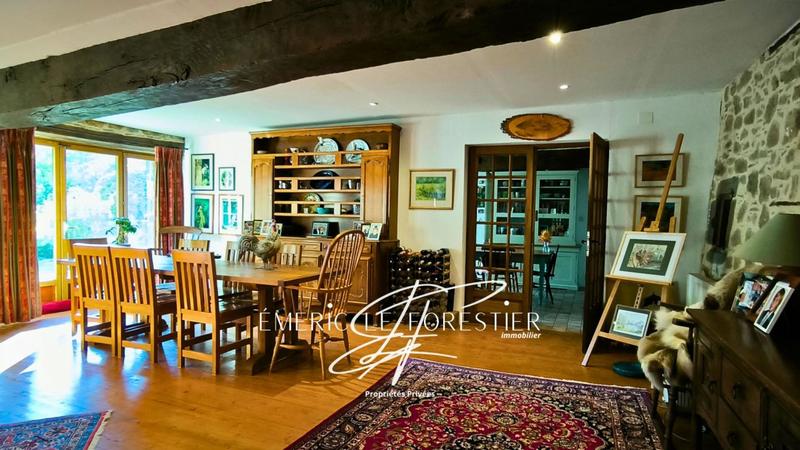 Maison - 320 m² - 6 pièces