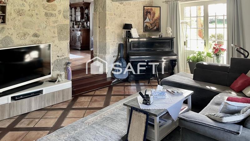 Maison - 300 m² - 8 pièces