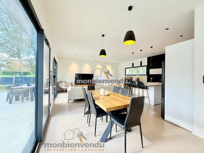 Maison traditionnelle - 117 m² - 4 pièces