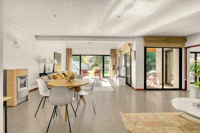 Maison contemporaine - 198 m² - 6 pièces