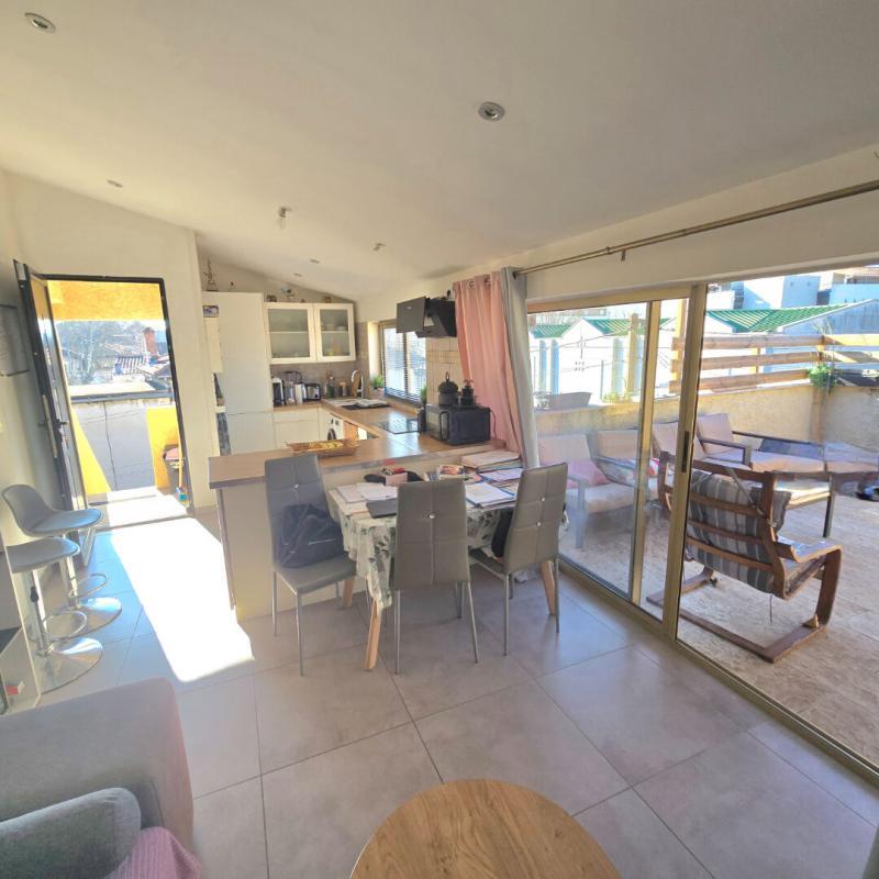 Immeuble - 140 m² - 8 pièces