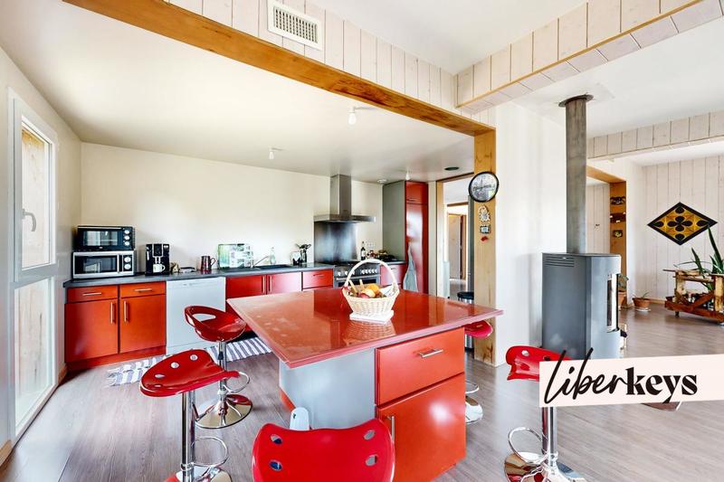 Maison - 225 m² - 7 pièces