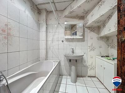 Maison - 250 m² - 8 pièces