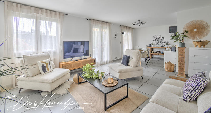 Appartement - 100 m² - 4 pièces