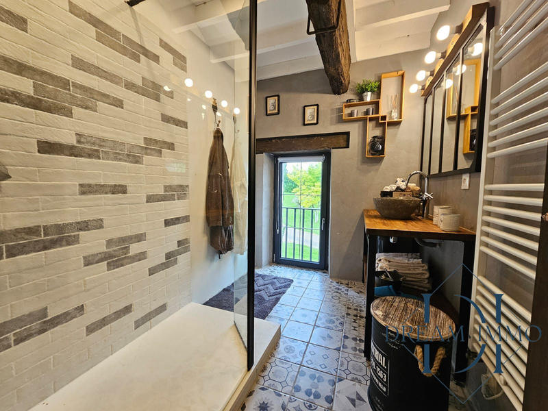 Maison - 380 m² - 11 pièces