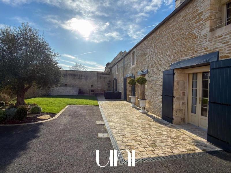 Maison - 180 m² - 5 pièces