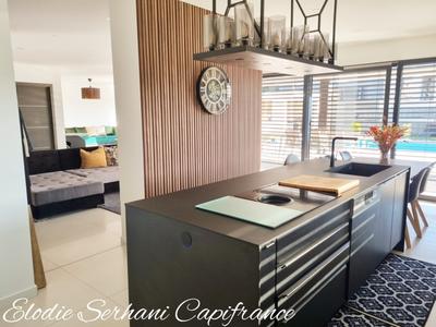 Maison - 245 m² - 7 pièces