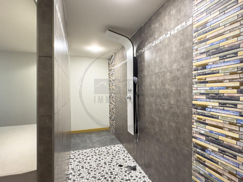 Maison - 366 m² - 23 pièces