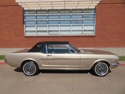 Ford Mustang Cabriolet V8 Pony