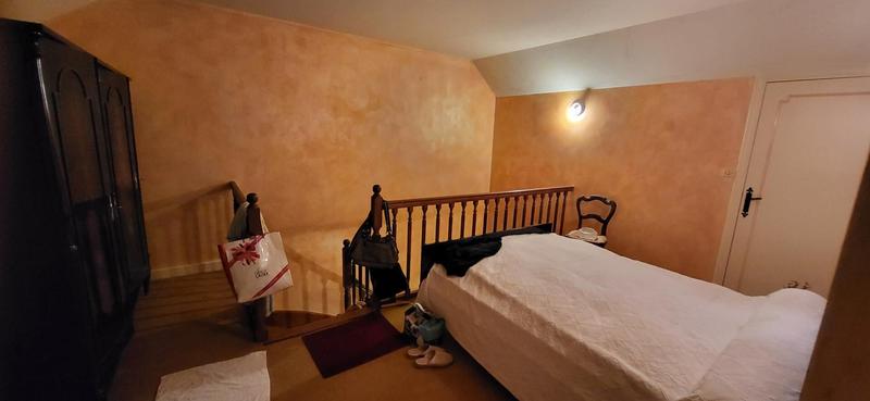 Maison - 260 m² - 10 pièces