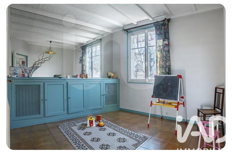 Maison - 251 m² - 10 pièces