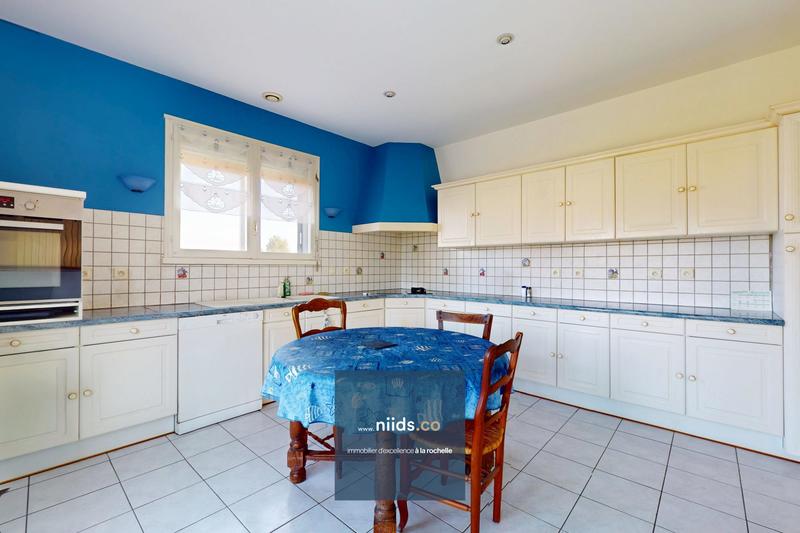 Maison - 217 m² - 8 pièces