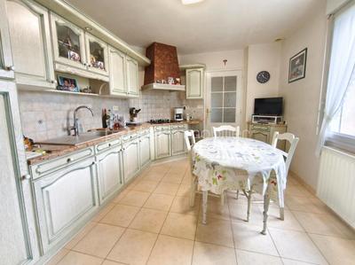 Maison traditionnelle - 109 m² - 5 pièces