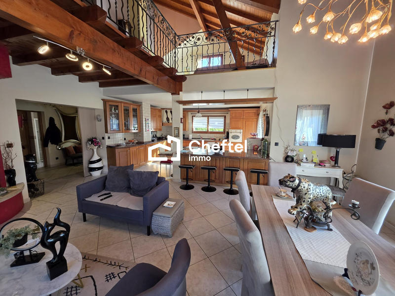 Maison - 197 m² - 6 pièces