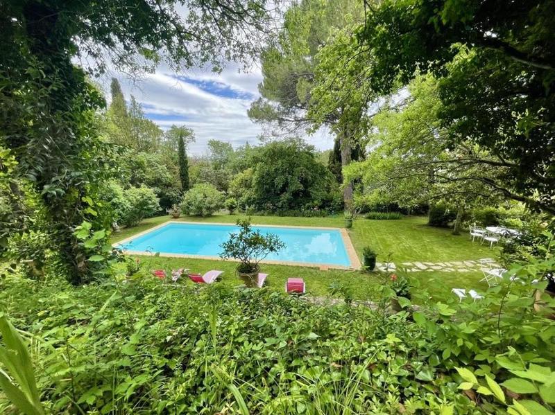 Maison - 230 m² - 8 pièces